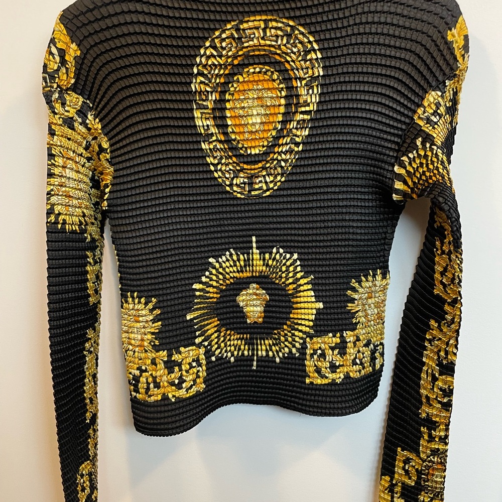Chic Black and Gold Long Sleeve Top
